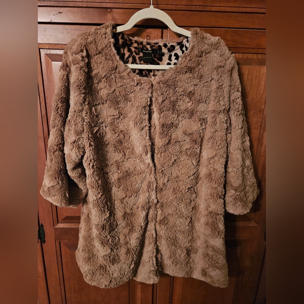 Faux fur, 3/4 sleeve jacket